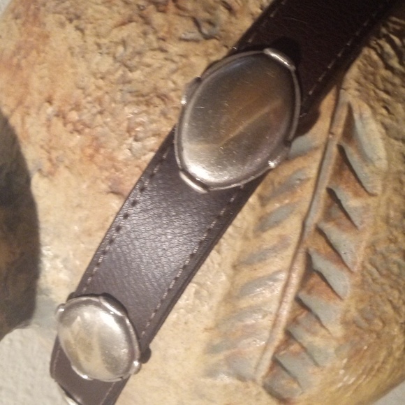 Navasota Leather And Silver Medallion Belt Waist 27"-31" - Picture 7 of 16